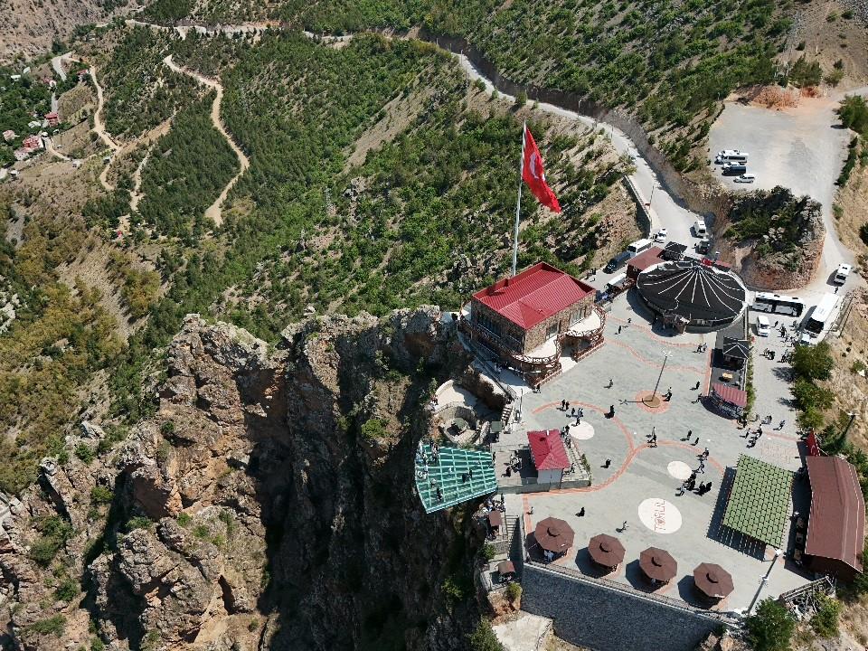 Gümüşhane Torul Cam Teras Yatay 7 .jpg Gümüşhane Torul Cam Teras Yatay 7 .jpg